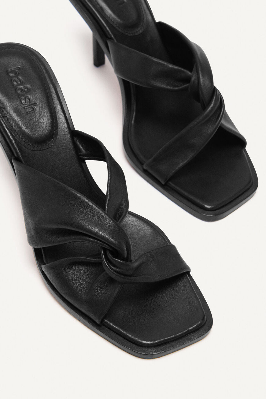 CAPIOKA SANDALS