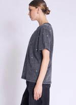 Cargar imagen en el visor de la galería, T-shirt ERIVET | Washed grey rivet T-shirt
