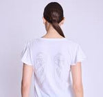 Cargar imagen en el visor de la galería, EZANA | Black T-shirt with back wings
