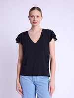 Cargar imagen en el visor de la galería, EZANA | Black T-shirt with back wings
